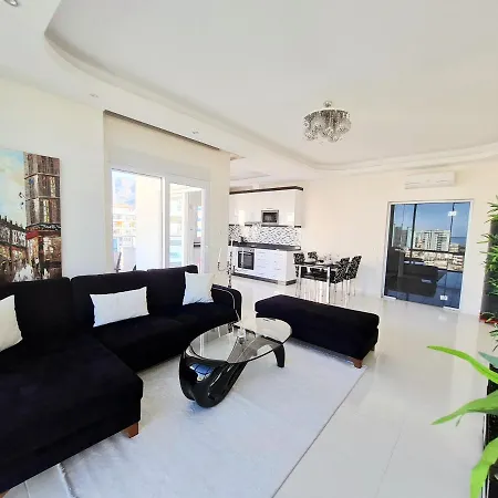 Luxury Apartment *